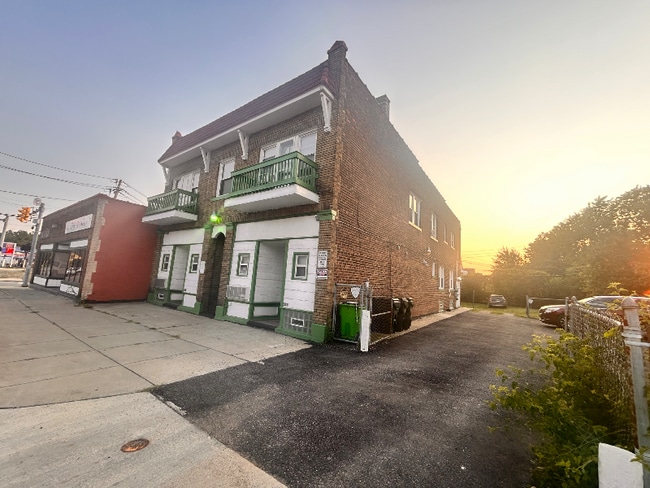 Building Photo - 4512 E 131st St Rental