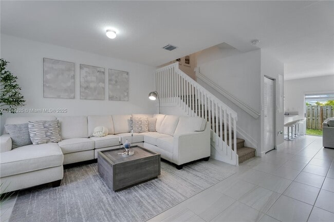 Photo - 413 NW 12th Pl