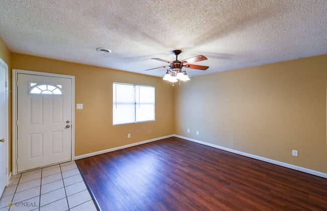 Photo - 102 Circle A S