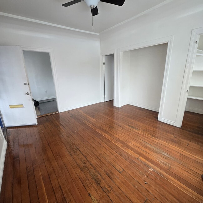 Building Photo - 833 N Formosa Ave