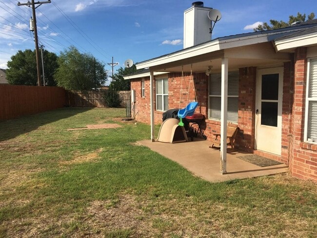 Photo - Available JULY 1st! Beautiful clean open concept home!