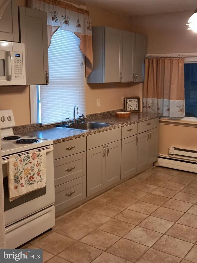 Photo - 7356 Geise Ave