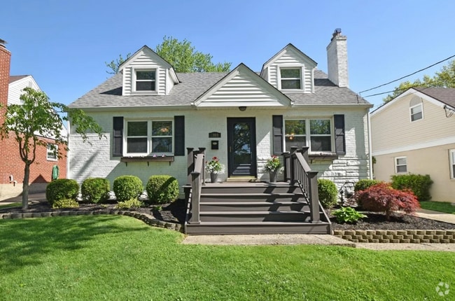 Building Photo - *COMING SOON* Beautifully maintained 3 bed... Rental