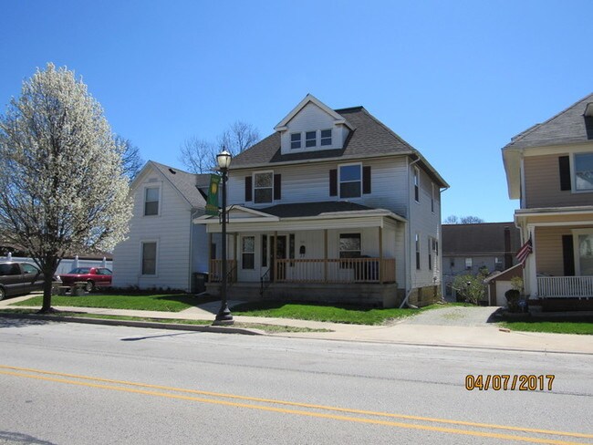 Photo - *SELF SHOW AVAILABILITY* 531 W Sycamore St