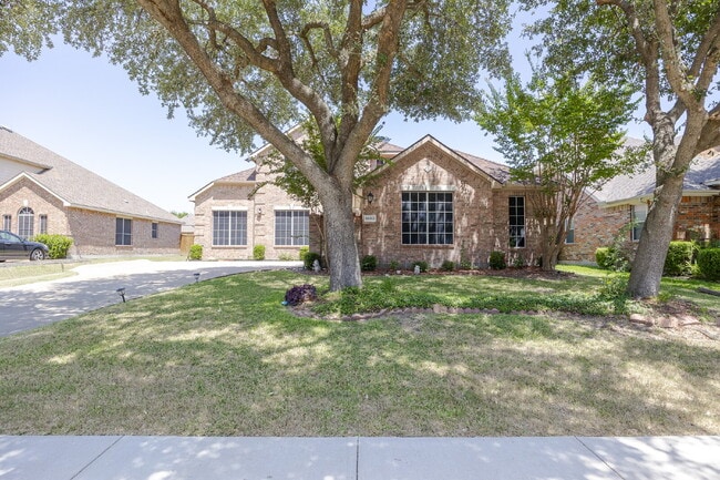 Photo - Spacious 4-Bedroom Home with Large Backyard in Rowlett