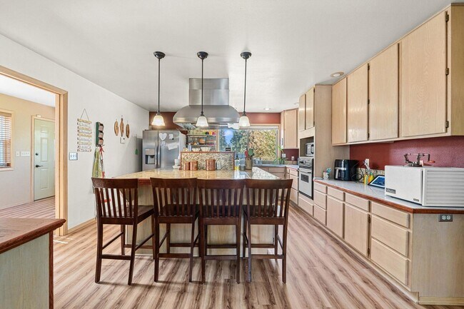 Photo - 1005 N 3rd St E