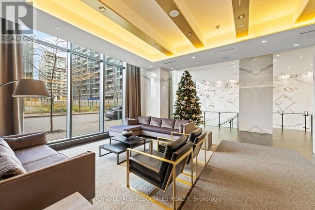 Photo - 15 Merchants' Wharf Unit 507