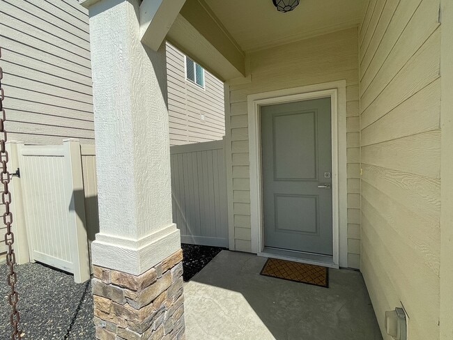 Photo - 2592 E Blackstone Dr