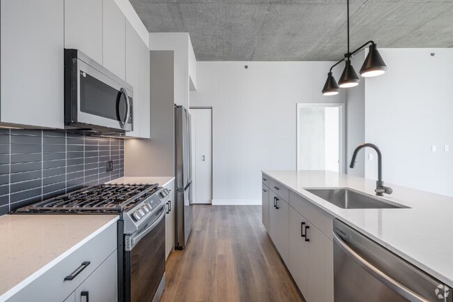 Photo - 1137 W Carroll Ave