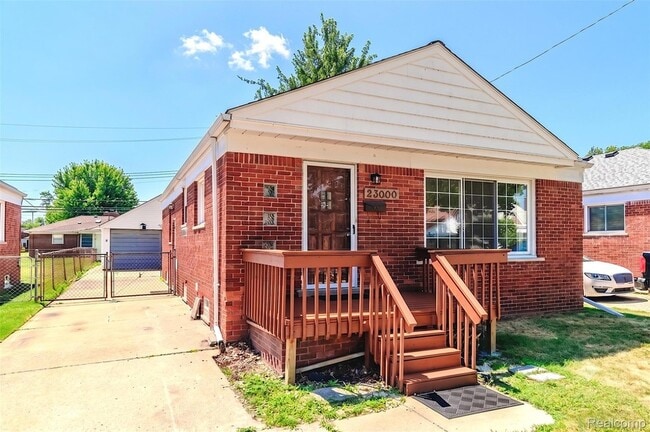 Photo - 23000 Alger St