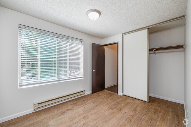 2BR, 1BA - 825SF - Bedroom