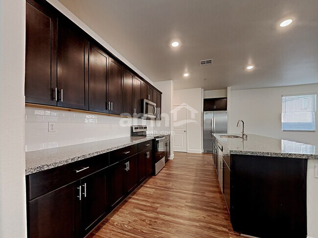 Photo - 324 Palazza Reserve Pl