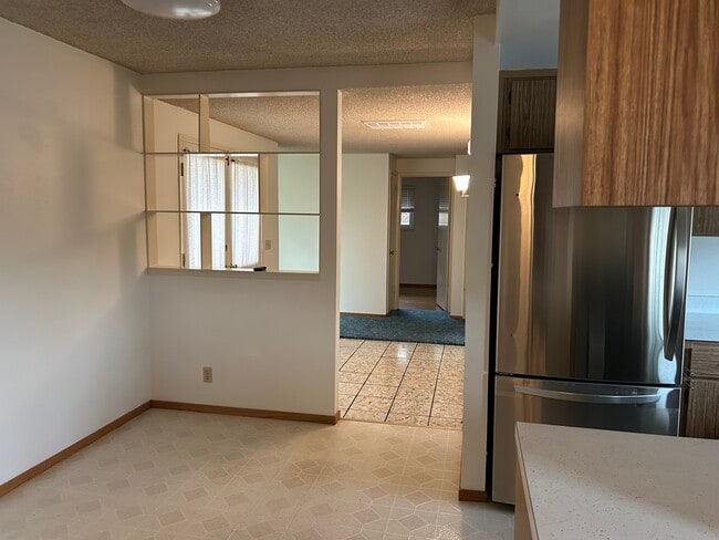 Building Photo - 6016 Cahalan Ave Rental
