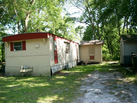 Photo - Village Oaks Family Mobile Home Park
