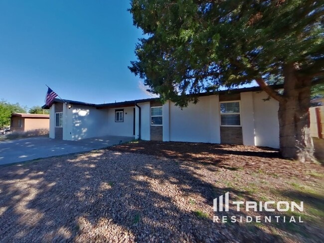 Building Photo - 12505 Conejo Rd NE Rental