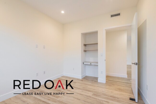 Photo - 1237 S Holt Ave Unidad 206