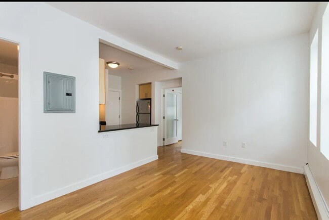 Building Photo - 18 Centre St Unit 106 Rental