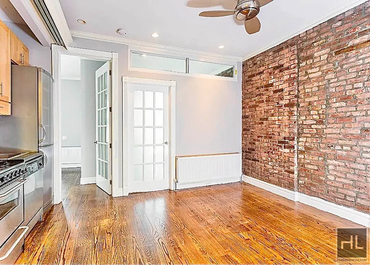 Photo - E 1ST ST. Unidad 3R