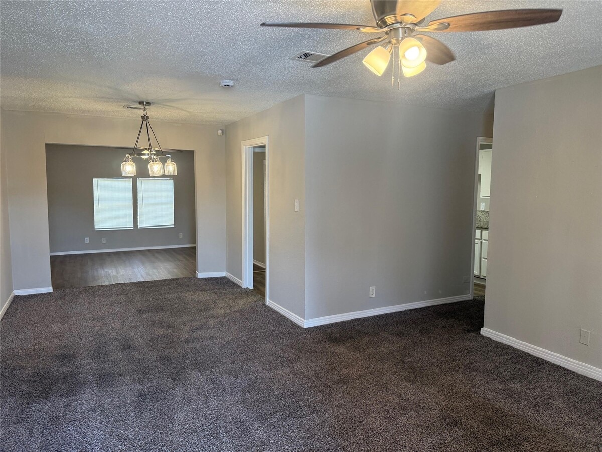 Photo - 5933 Southgood St