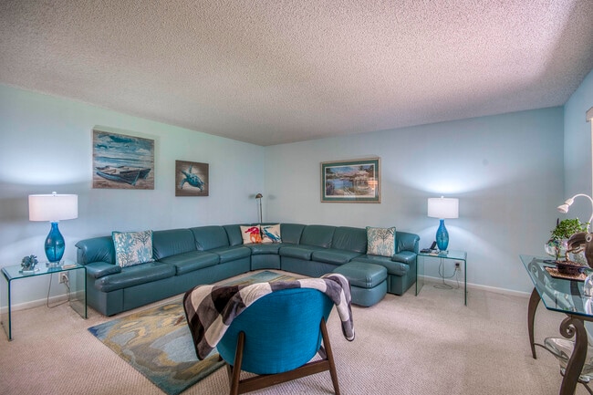 Photo - 15090 Ashland Pl Unit 147 E