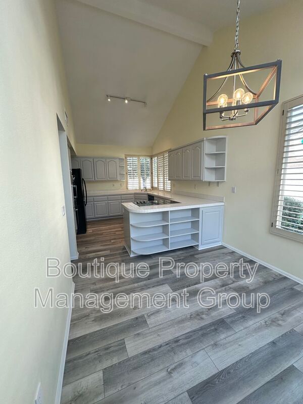 Photo - 34 Lakefront