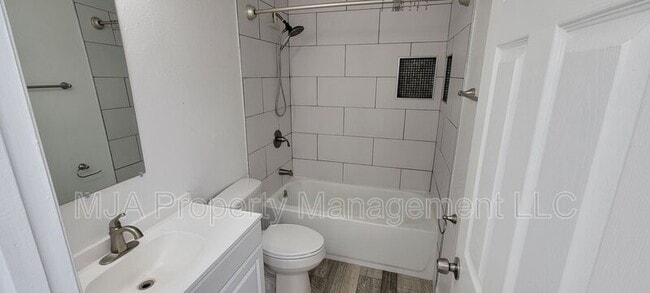 7657 W 3100 S Unidad Duplex