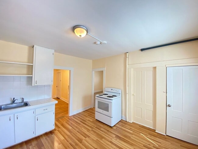 26 High St Unit 1