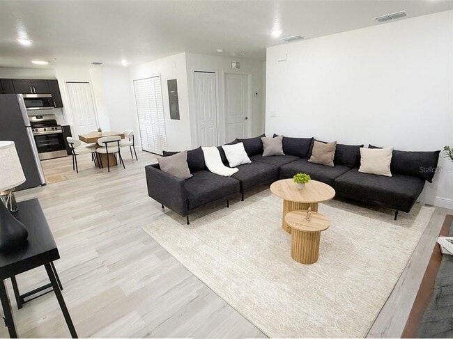 2201 Conway Dr Unit 201