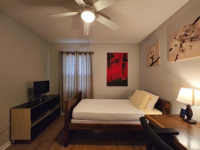 Building Photo - 384 Aberdeen Dr