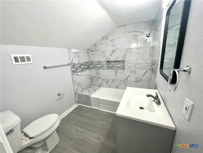 Photo - 743 E 13th Ave