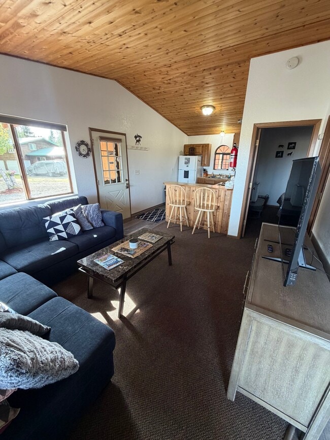 1125 Angler Dr