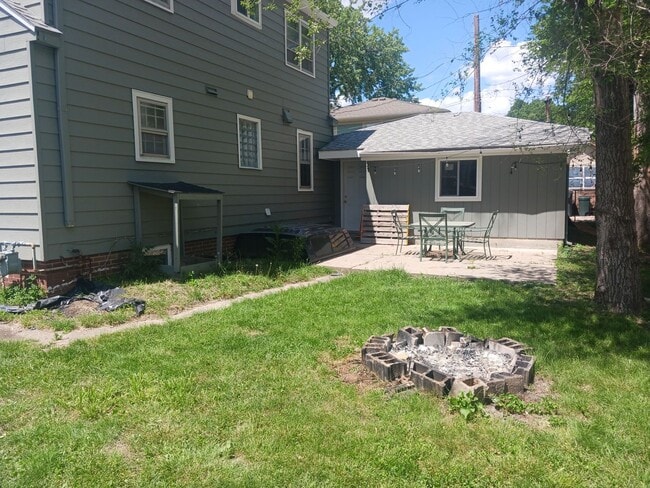 Photo - 108 N Russel