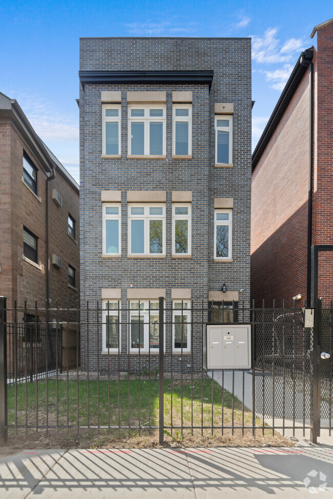 Building Photo - 643 E 50th St Unit 2 Rental