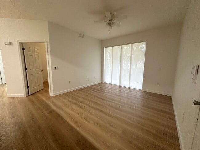 Living area - 9055 Colby Dr Unit 2210