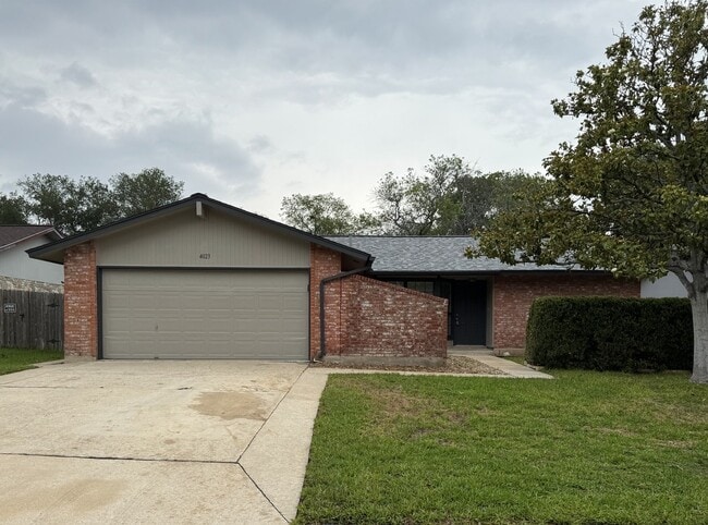 Building Photo - 4023 Briar Hollow St Rental