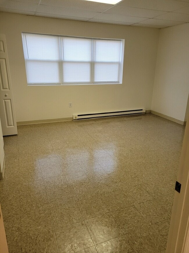 Bedroom - 130 KURTZ AVE Unit #5