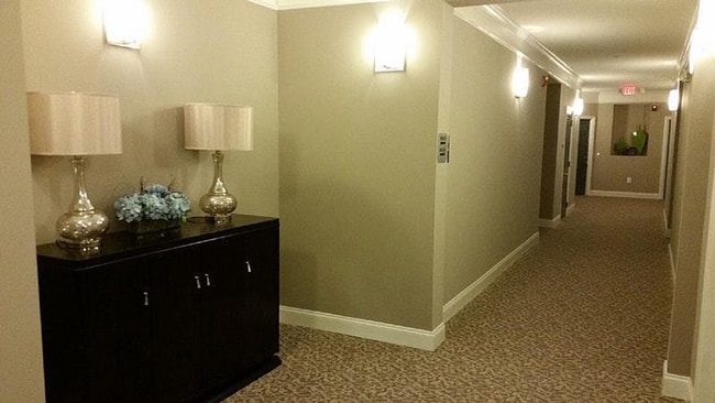 pasillos - 24636 Woolly Mammoth Ter Unidad 305