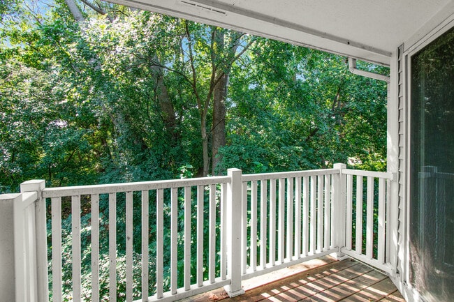 Whispering Lakes Apartments