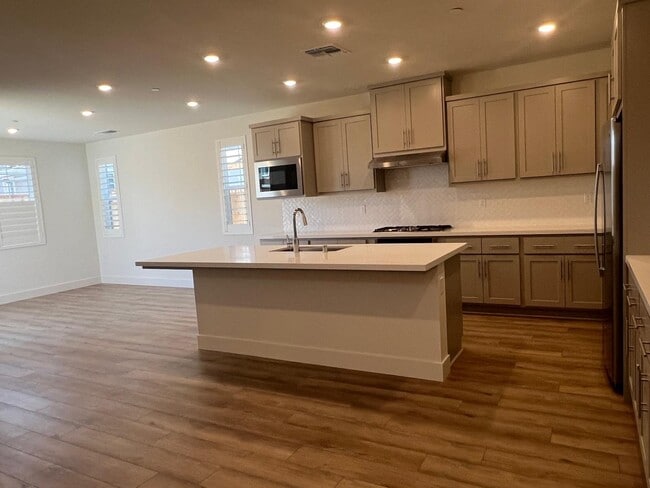 Photo - 5256 Ironwood Ave