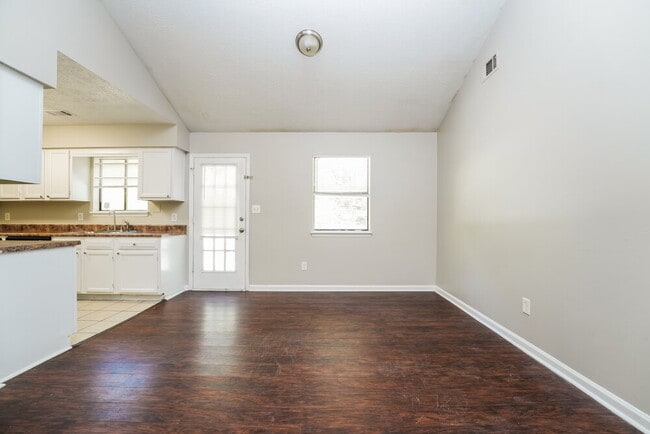 Photo - 488 Carillon Ln