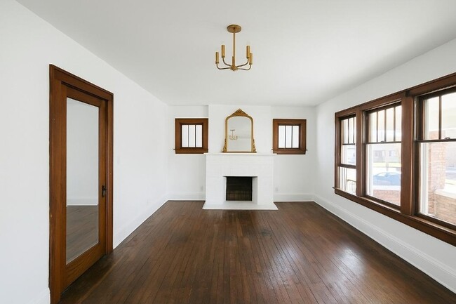 Photo - 107 Dawes Ave