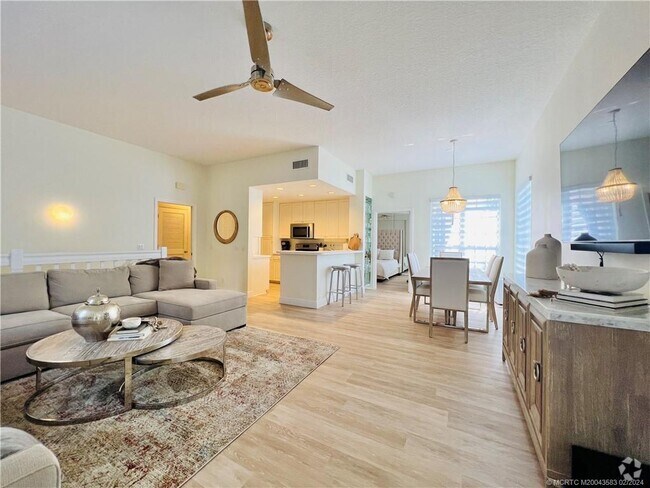 Building Photo - 411 NE Plantation Rd Unit 526 Rental