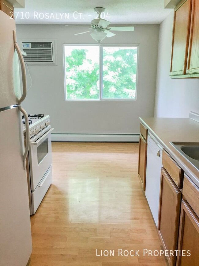 Photo - 2710 Rosalyn Ct