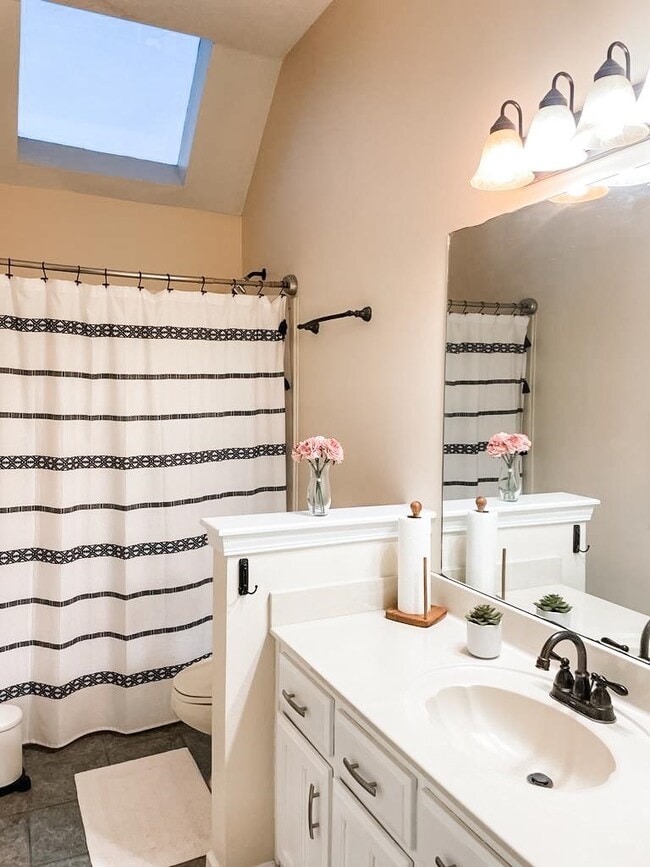 Photo - 610 Grand Steeple Cove