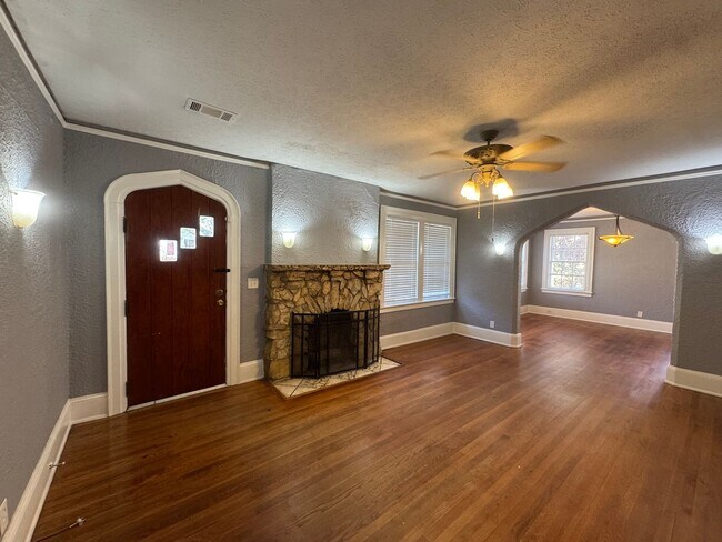 Photo - Lovely Cloverdale Idlewild Home