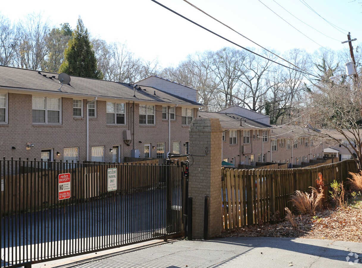 Photo - Clayburne Place