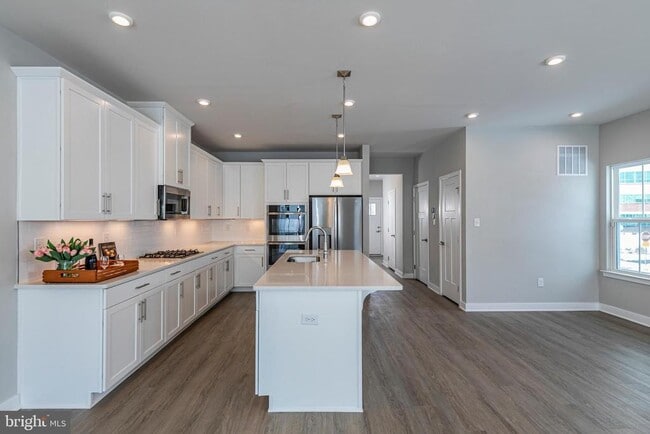 Photo - 2410 Lenox Dr