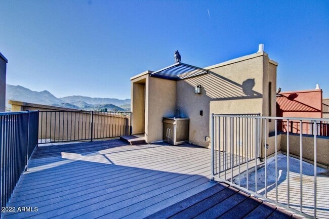 112 W Milada Dr
