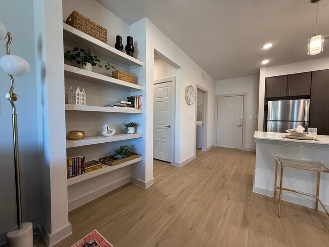 Photo - 1102 Treeta Trl