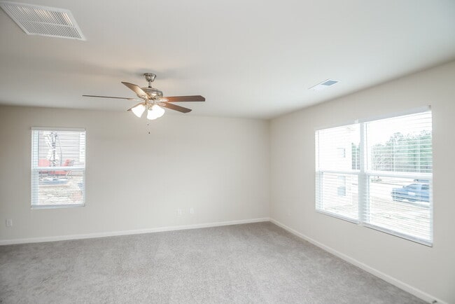 Photo - 302 Freeman Cir